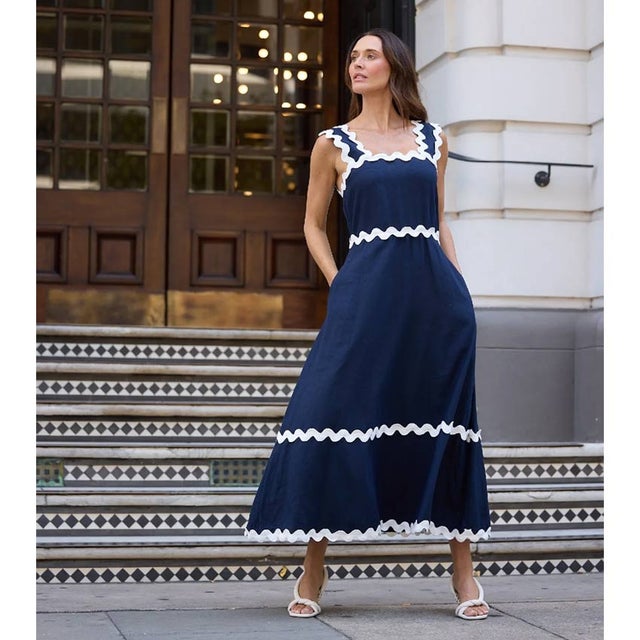 Women's clothing featuring Australian Brands with large range of dresses,  mid length dresses, cocktail and casual. Linen, cotton and easy wear. |  Belmore Store