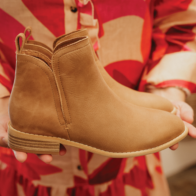 Women s boots flats sneakers everyday wear shoes from Walnut Melbourne. A full range of leather boots sneakers and flats. Belmore Store
